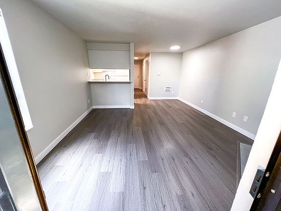 2nd image of 4830 Fauntleroy Way SW APT 402
