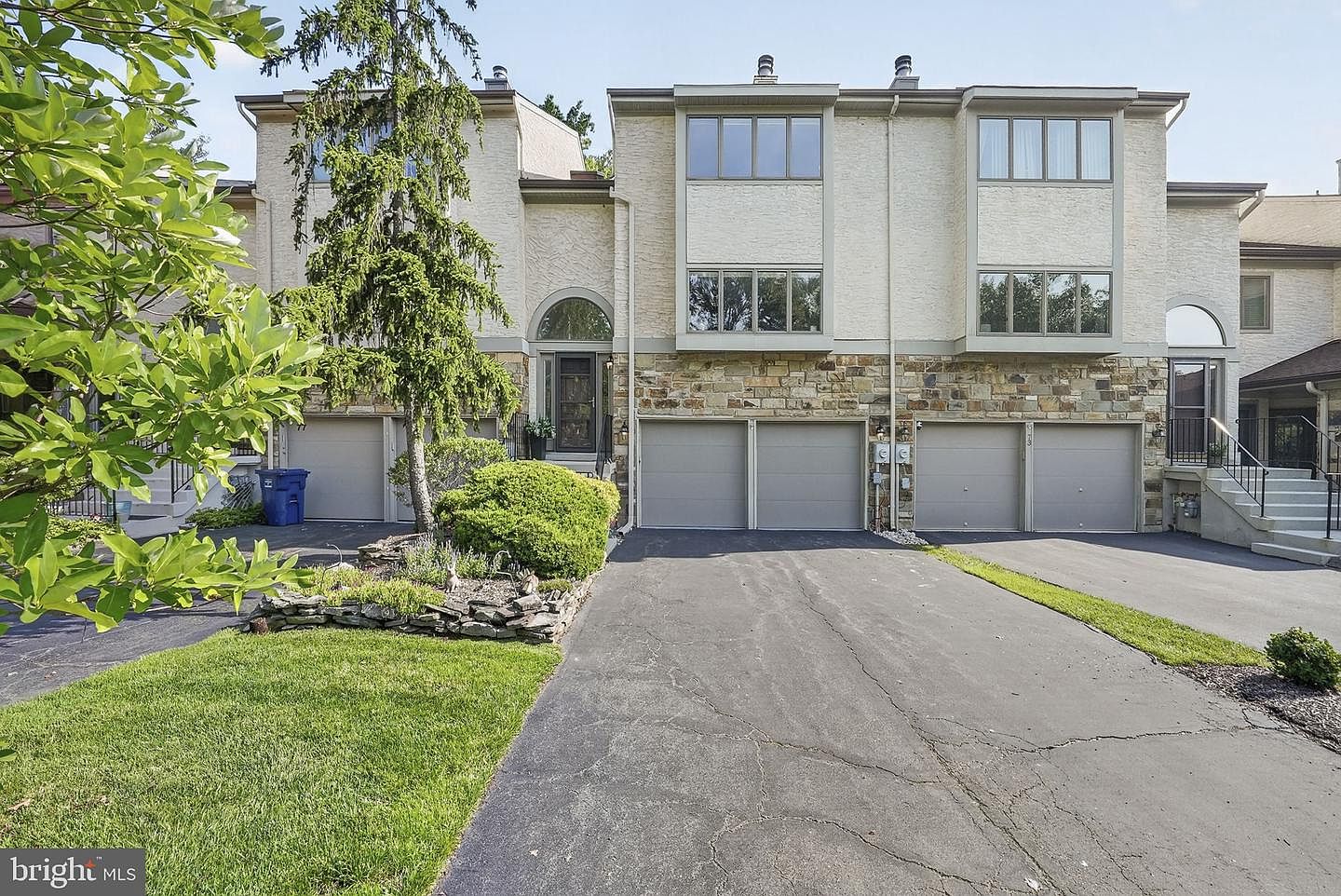75 Woodmont Dr