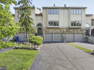 75 Woodmont Dr, Lawrence Township, NJ 08648