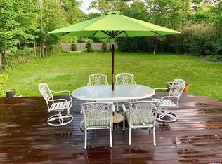 6 Lynn Ct, Hampton Bays, NY 11946