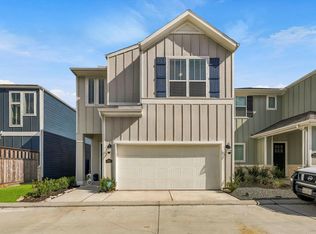 574 Morning Tide Ln, Kemah, TX 77565