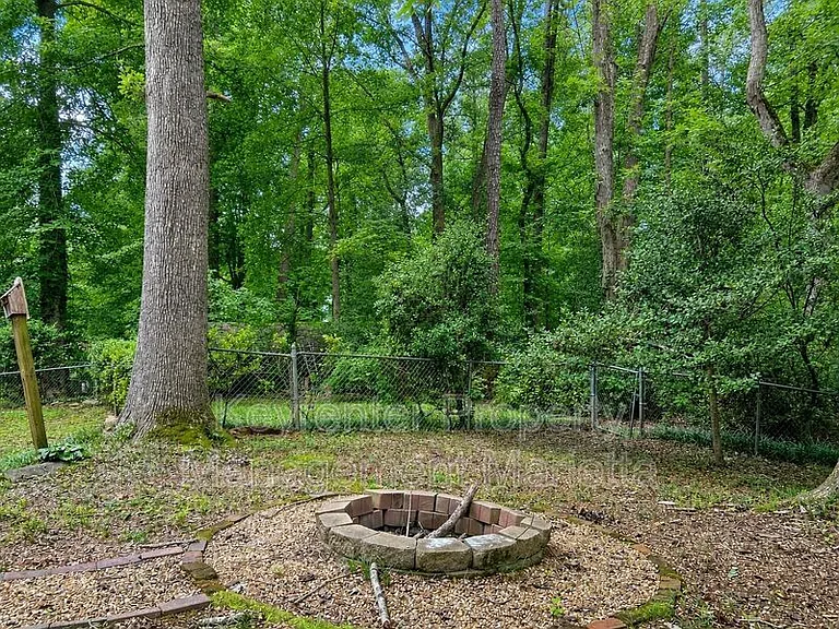3720 Lake Dr SE — Photo 31
