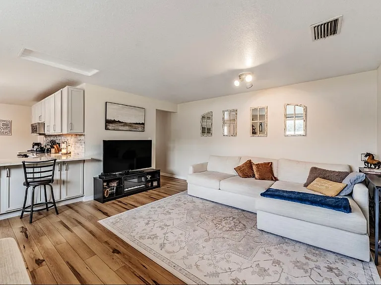 4622 Justin Ln — Photo 9