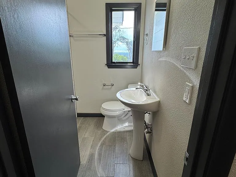 2078 Lower Crabapple Rd — Photo 37