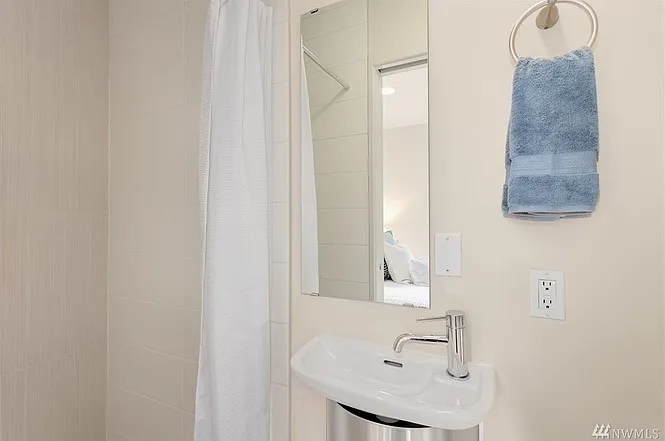 3819 S Angeline St — Photo 20