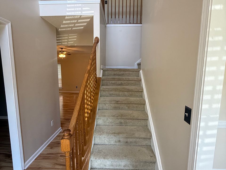 1st image of 100 Flintwood Ct