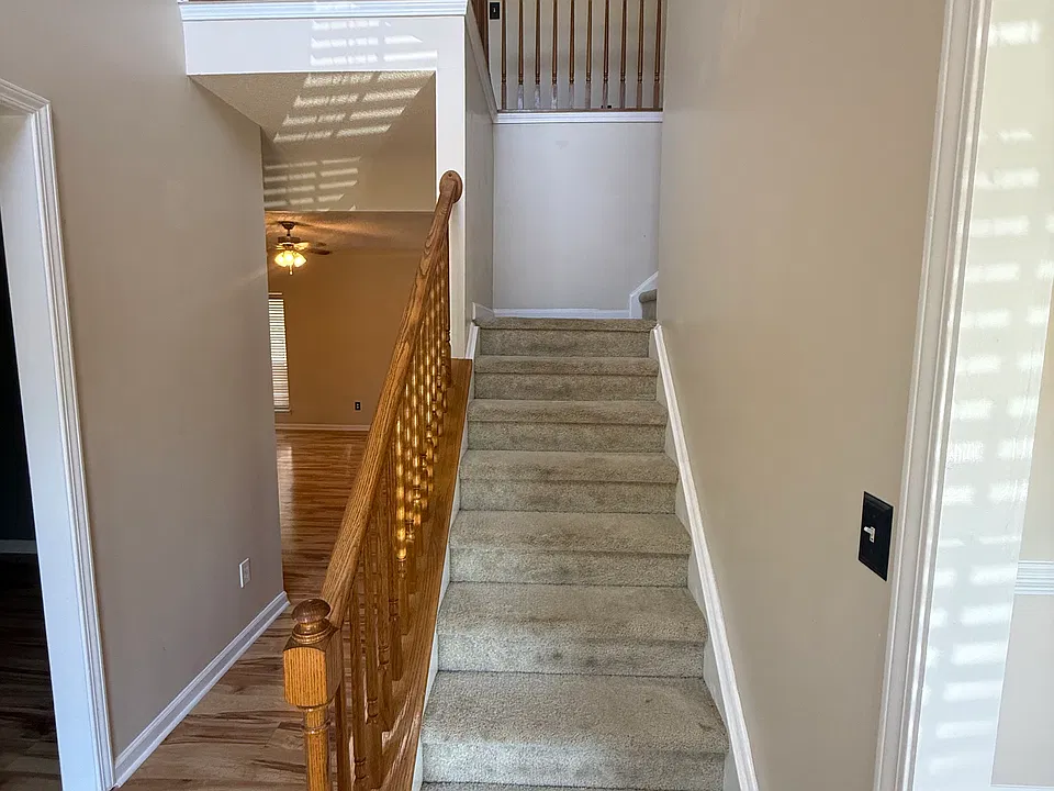 100 Flintwood Ct