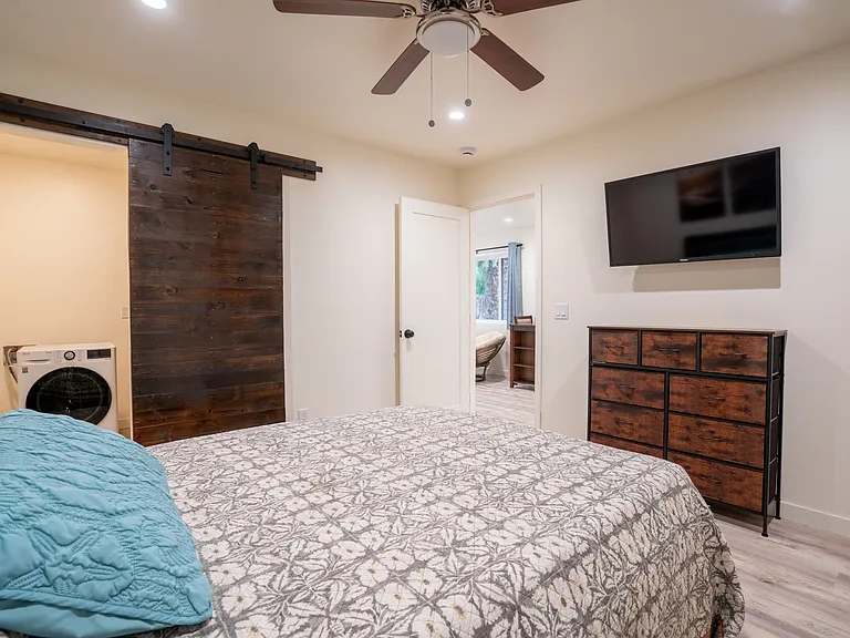 181 Parnassus Cir — Photo 5