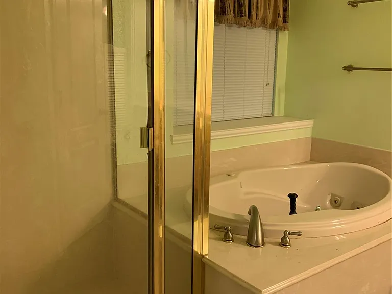 1424 Chapman Dr — Photo 9