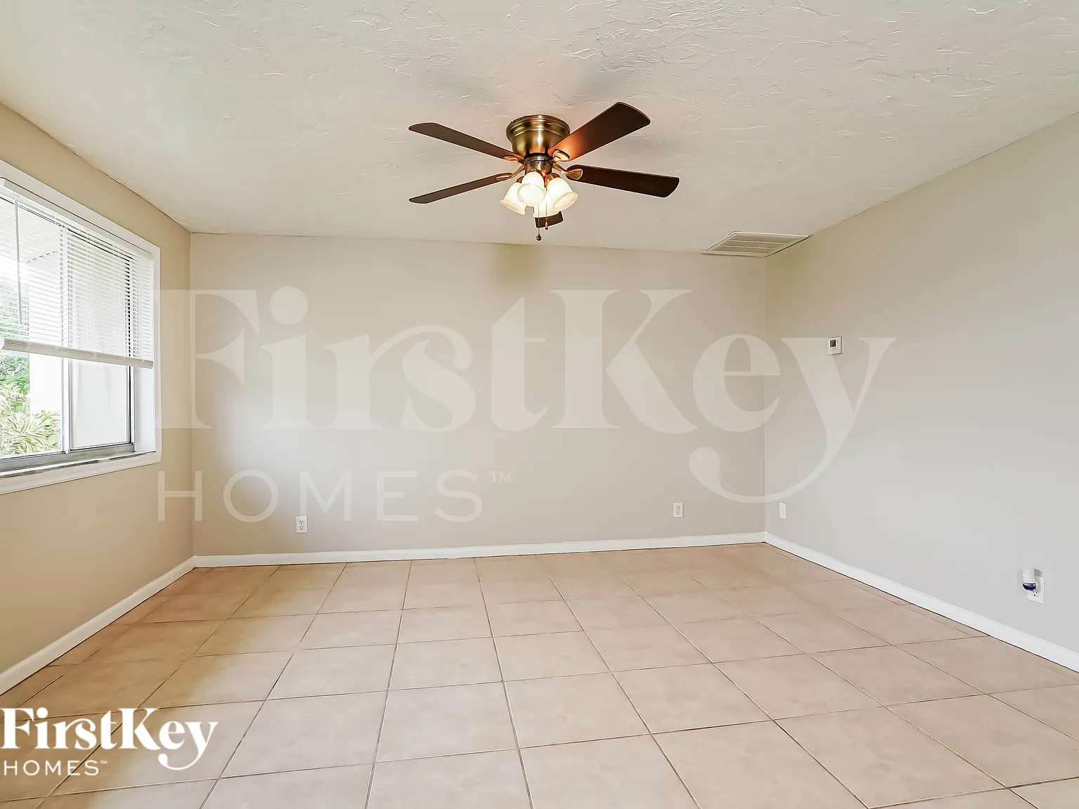 3 bed, 2.0 bath, 1287 sqft, $1,655 — Photo 3