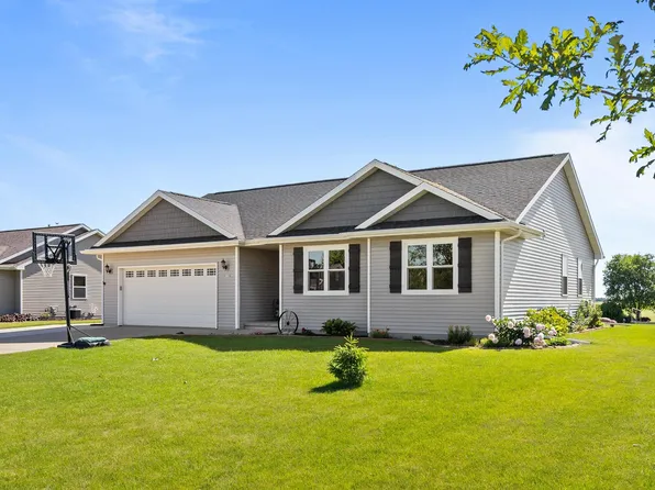 W6115 Sherwood Point Dr, Greenville, WI 54942
