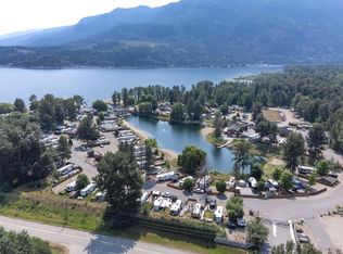 17 Osprey Ln, Columbia Shuswap, BC V0E 1M4