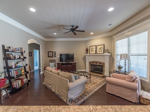 2nd image of 9500 Millers Gardens Cv