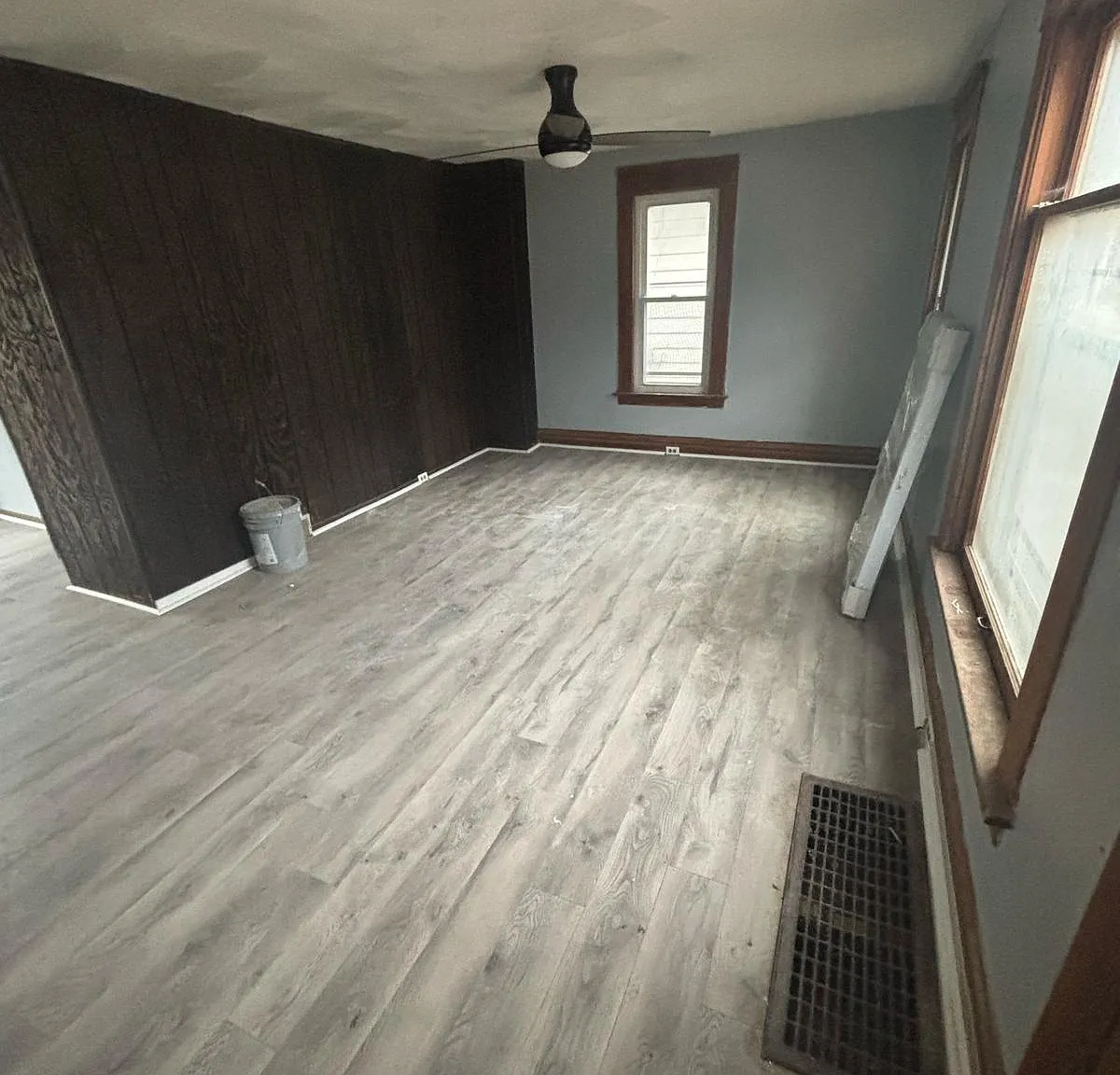 3 bed, 900 sqft, $1,498 — Photo 3