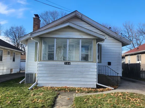 724 Yeoman St, Waukegan, IL 60085