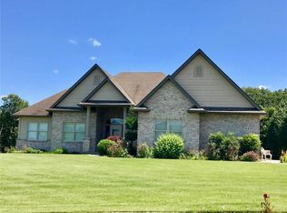 24 Spring Lake Rd, Perryville, MO 63775