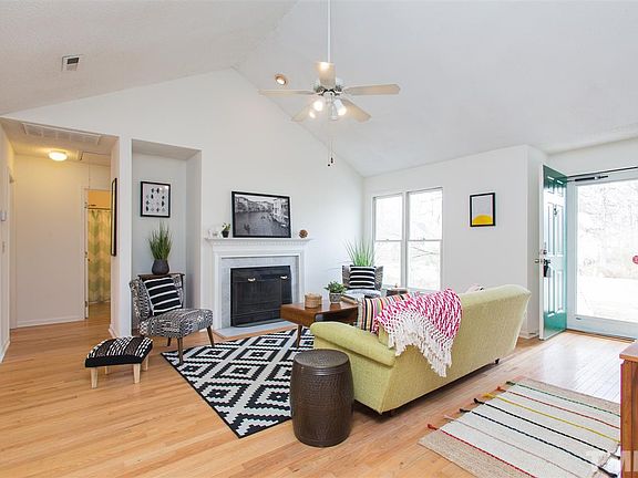 4th image of 803 Sanderson Dr