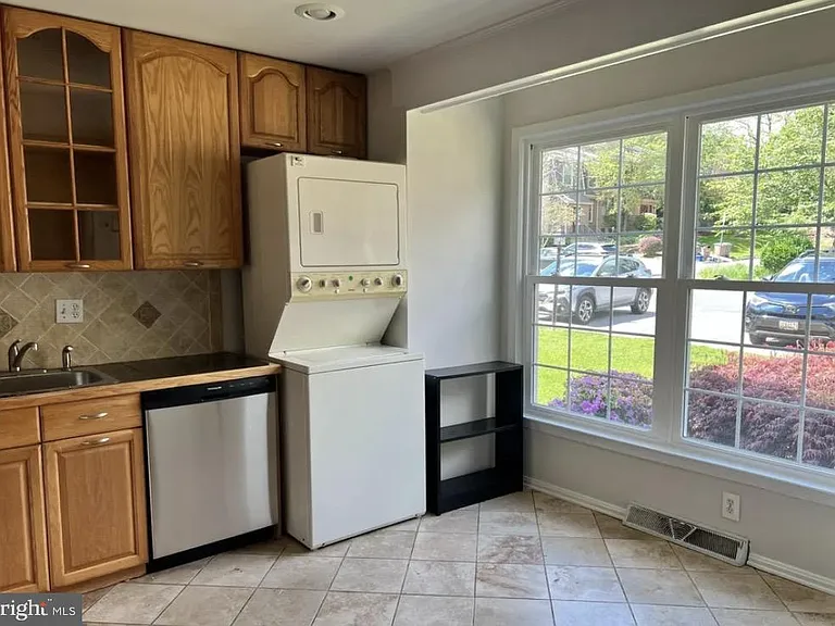 516 Meadow Hall Dr #D516 — Photo 5