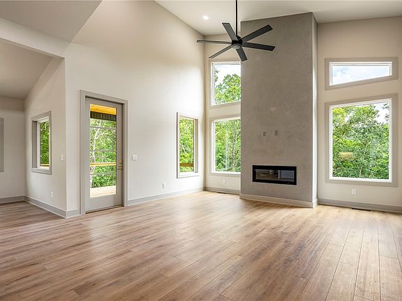 2nd image of 31 Dunholme Dr