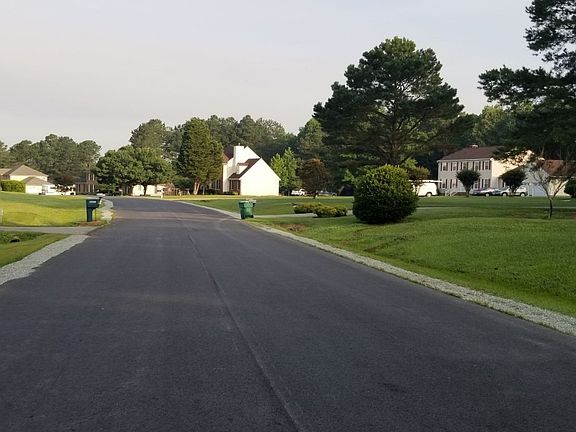 4th image of 4000 Three Foxes Dr