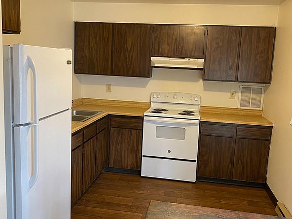 2nd image of 1427 S 2nd St W APT 3
