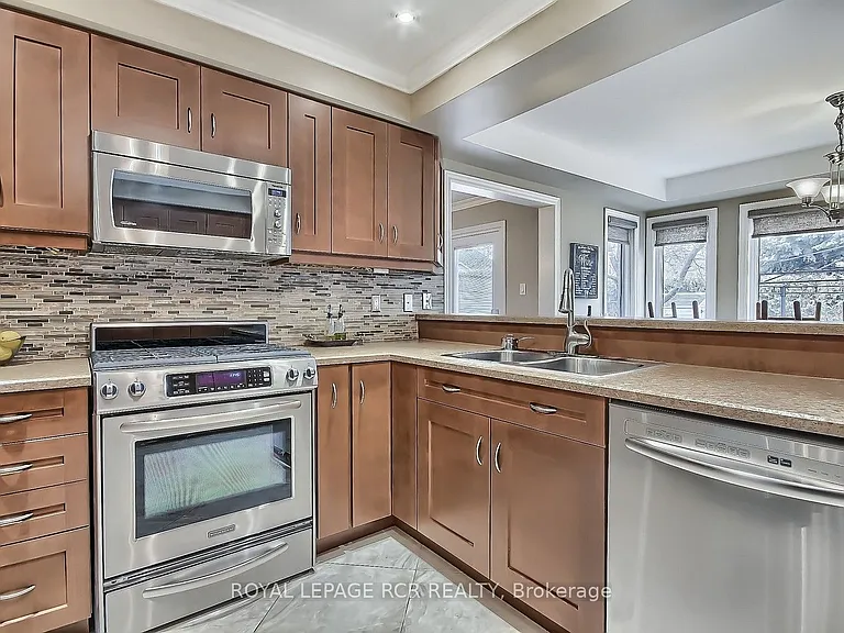 617 Brooker Rdg — Photo 6