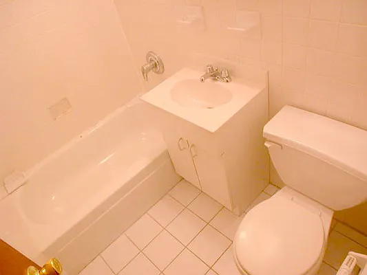 Rented by Glasser Realty LLC | media 5