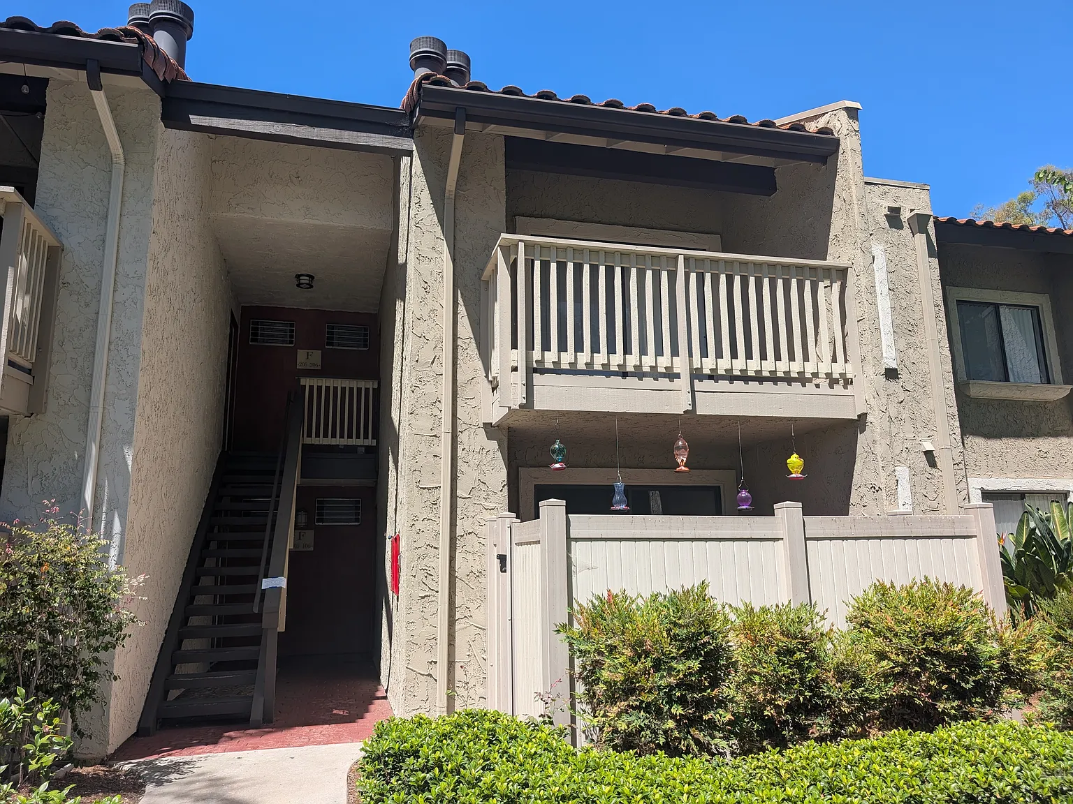 2 bed, 750 sqft, $2,300 — Photo 2