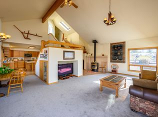 1427 SW Canyon Dr, Redmond, OR