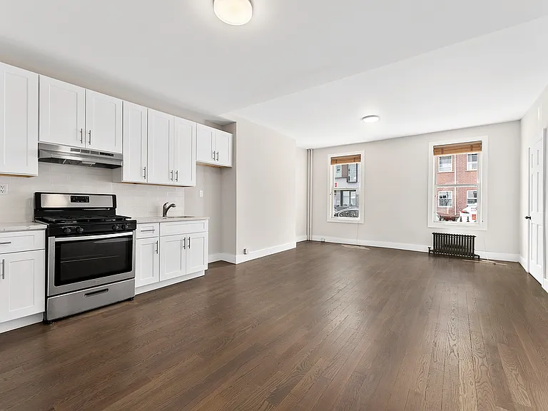 10-13 47th Ave #F1 — Photo 4