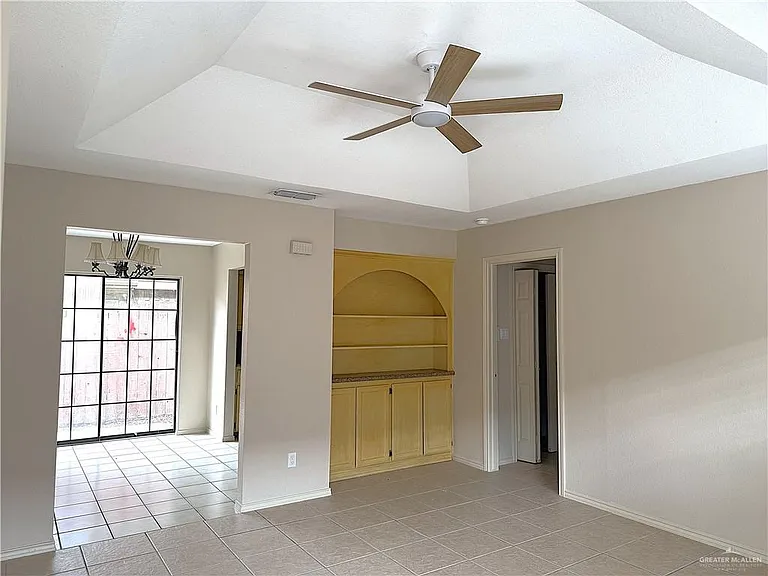 716 Mynah Ave #3 — Photo 4