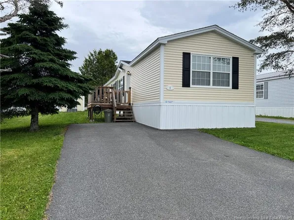 8 Spring Dr, Saint John, NB E2N 1P2