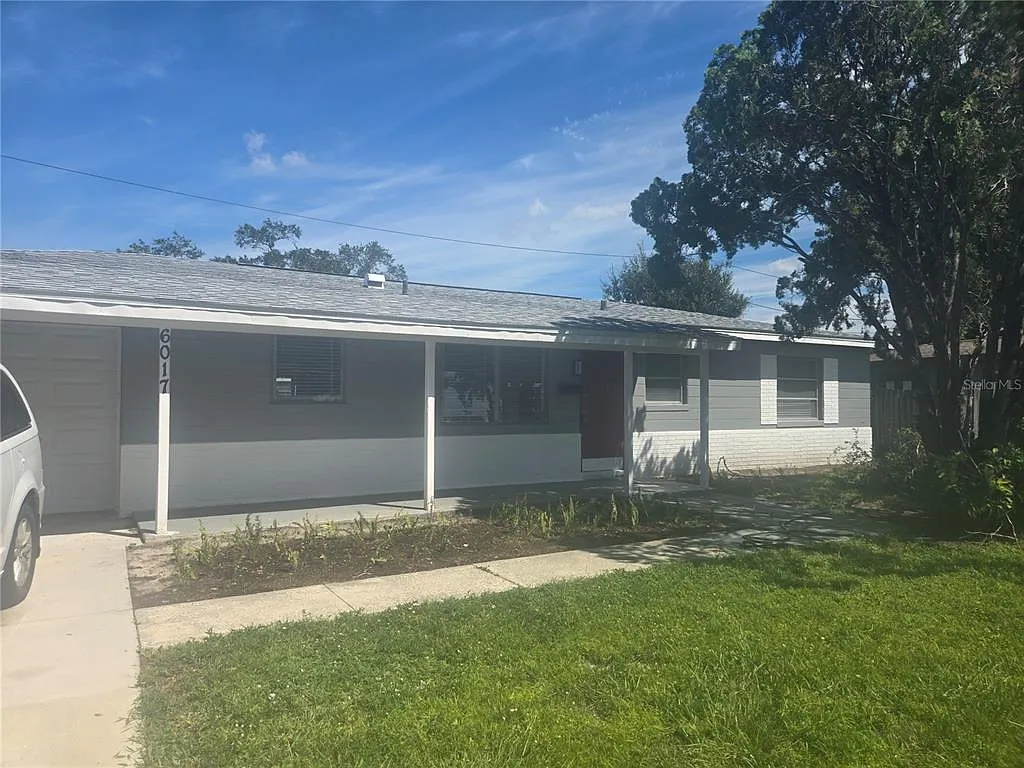 2 bed, 1.0 bath, 1080 sqft, $2,400 — Photo 1