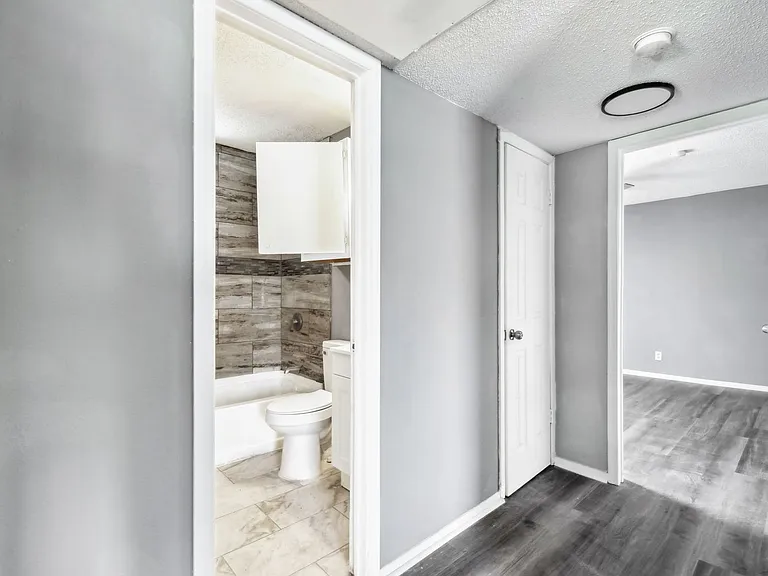 4438 N Hein Rd — Photo 23