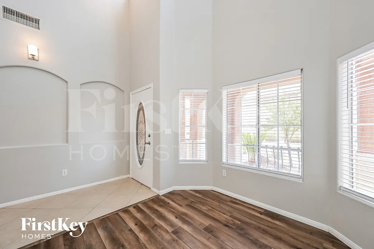 Building Photo - 10831 Vestone St