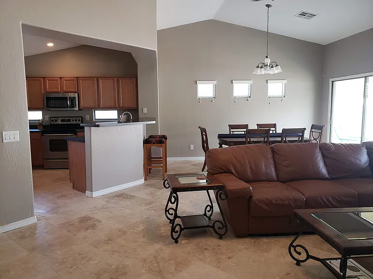 1450 N Maria Ln — Photo 2