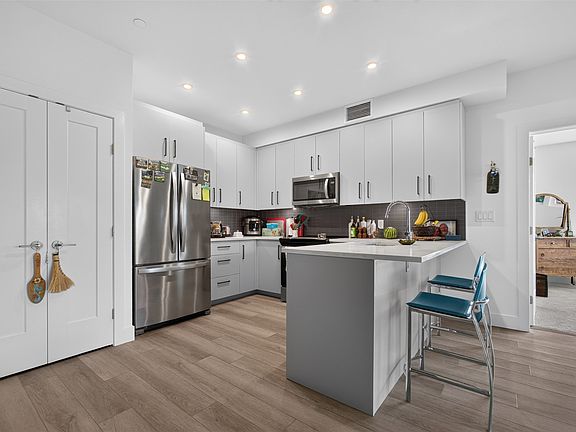 3rd image of 3434 McKinley Beach Dr #101