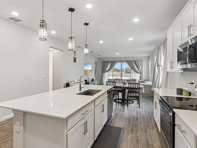 654 Heritage Square Dr — Photo 11