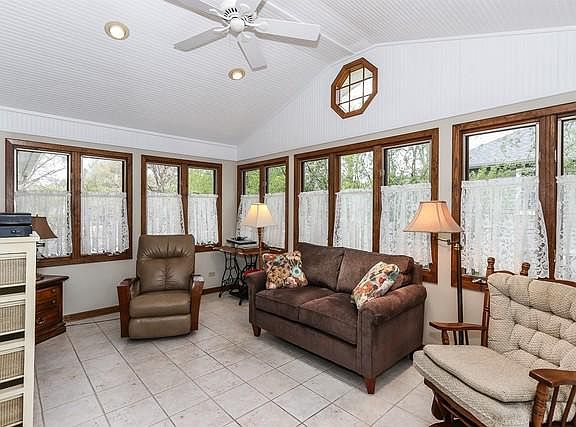 5th image of 2353 Knollwood Dr