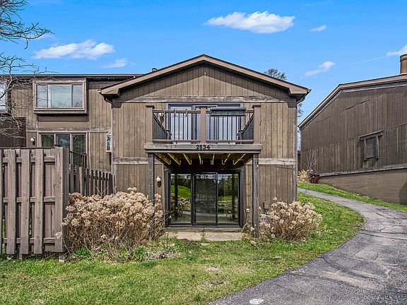 2nd image of 2534 Traver Blvd #75