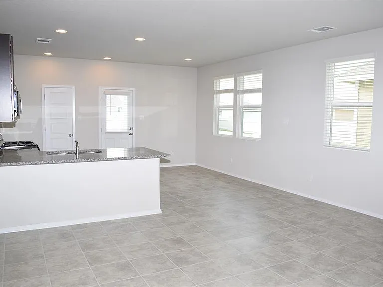 117 Keltic Dr — Photo 4