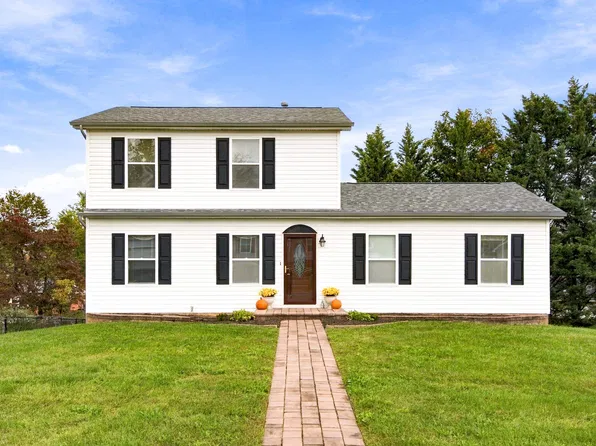 340 Auburn Dr, Christiansburg, VA 24073
