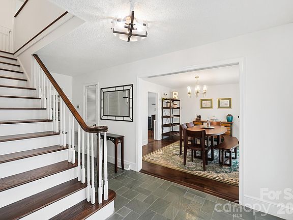 4th image of 5637 Lebanon Rd