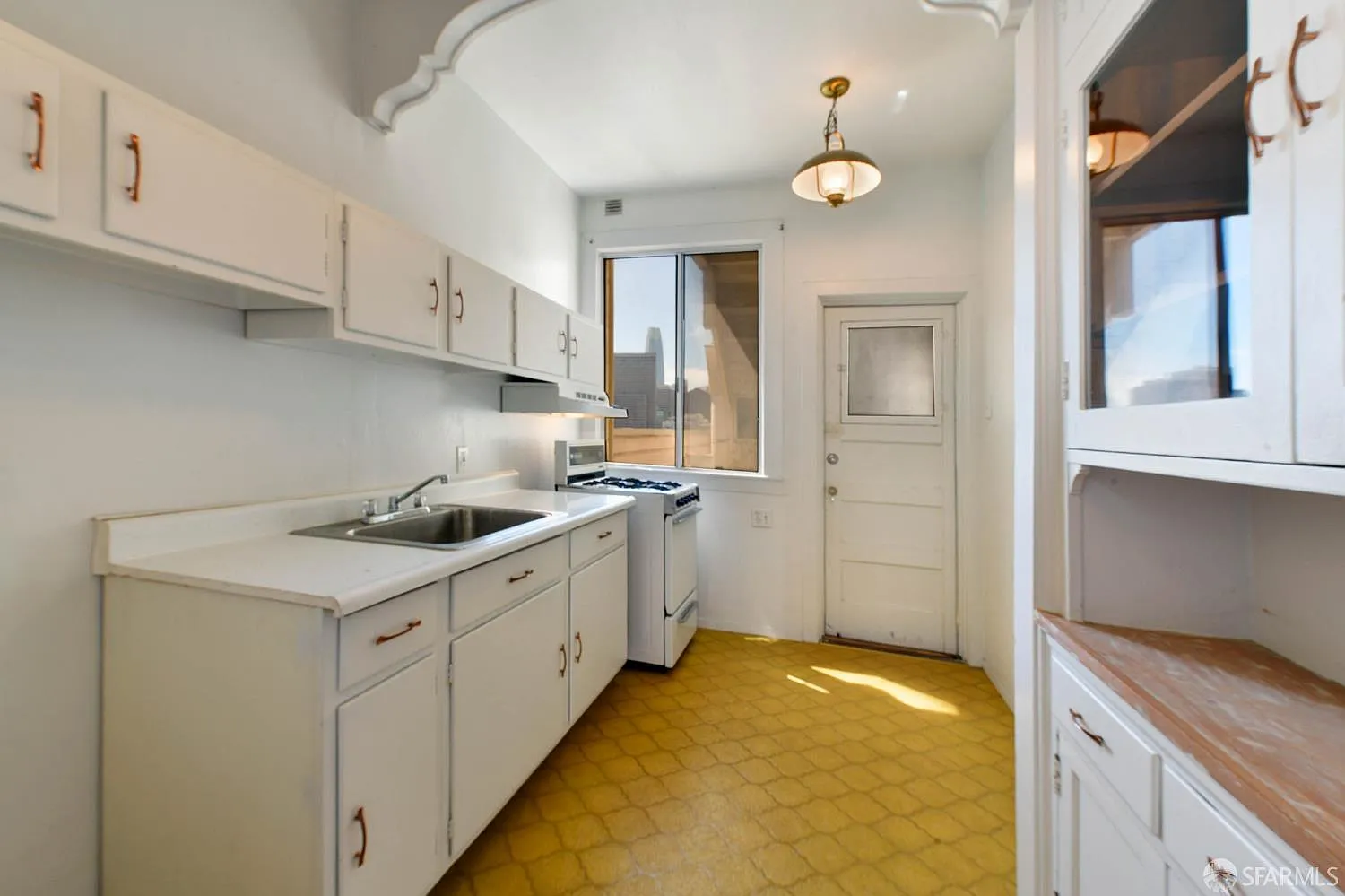 280 Green St - Photo 8