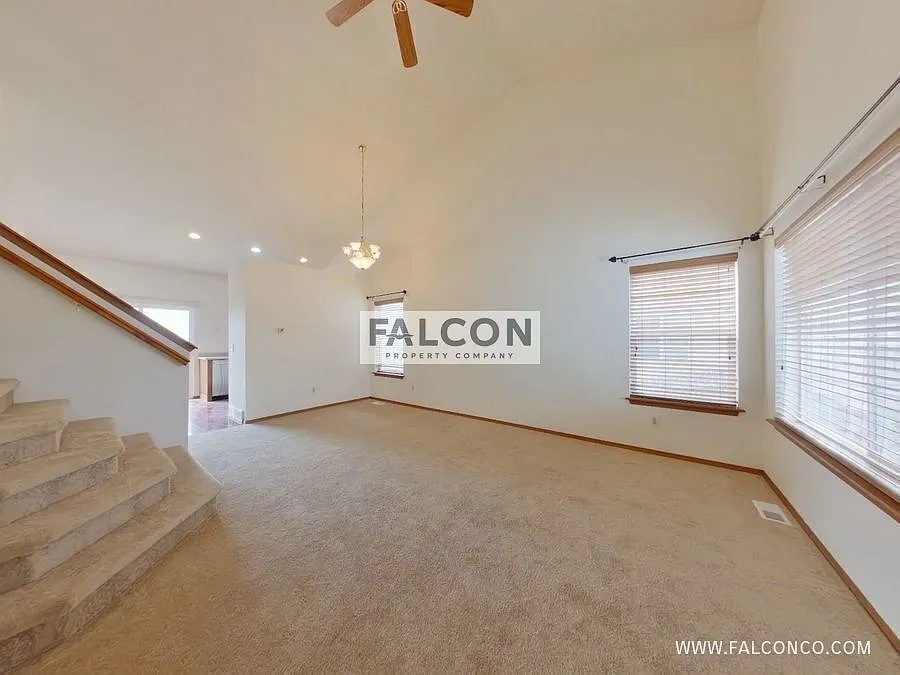 Building Photo - 4935 Ardley Dr