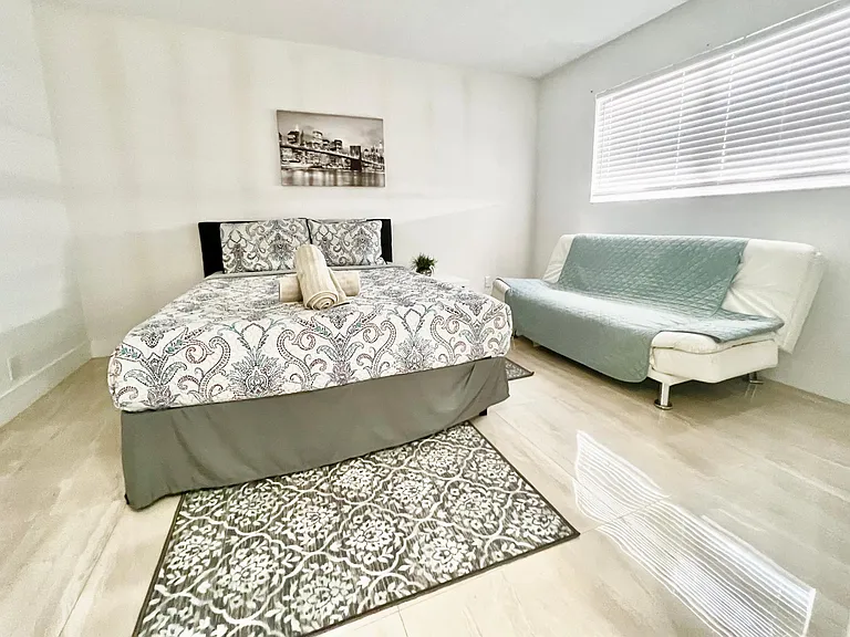 5733 SW 24th Ave — Photo 31