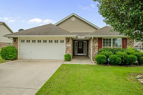 211 High Green Dr Photo 1 211 High Green Dr Photo 1