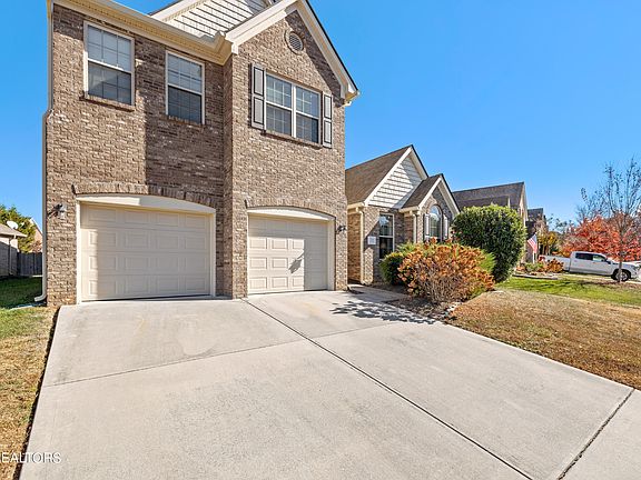 2nd image of 12854 Lily Pond Ln