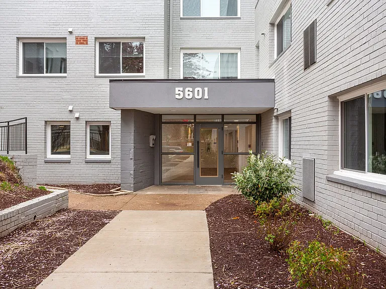 Modern Living at The Horizon | Prime Northwest DC Location — Photo 21
