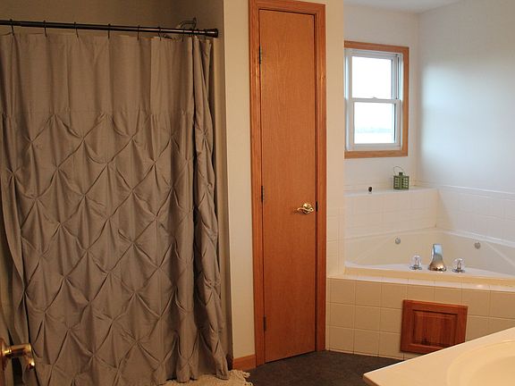 master bath with spa tub